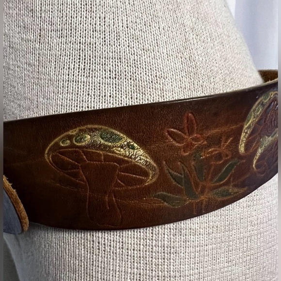 Vintage Latigo Cowhide Handtooled Painted Mushroom Belt, Size 34, Preowned - Picture 5 of 14